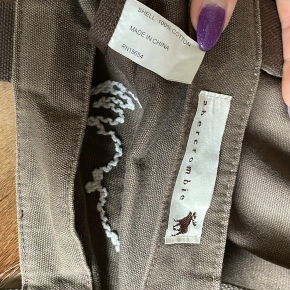 RETIRED Abercrombie Tote in Brown with leather patch - Picture 4 of 10